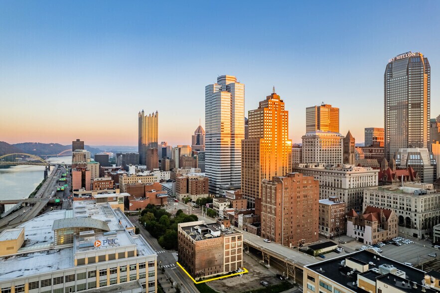More Photos Of 100 Ross St, Pittsburgh Office For Lease