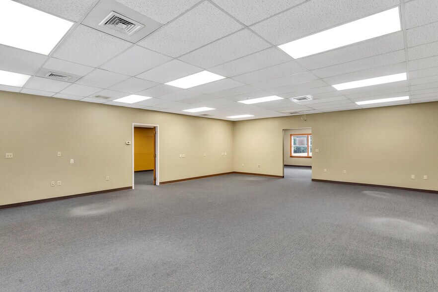 More Photos Of 50 Seco Rd, Monroeville Office For Sale