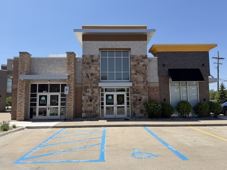 More Photos Of 7389 Orchard Lake Rd, West Bloomfield Restaurant For Lease