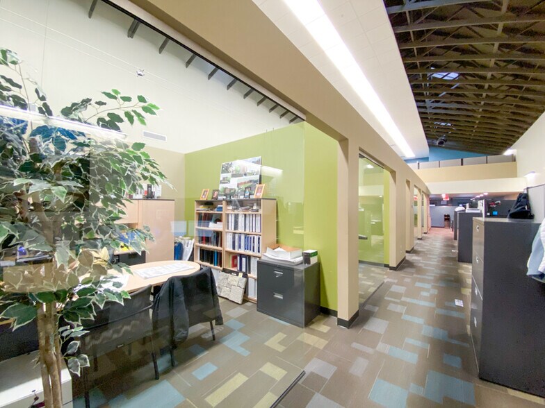 More Photos Of 10 S Shumway Ave, Batavia Office For Lease