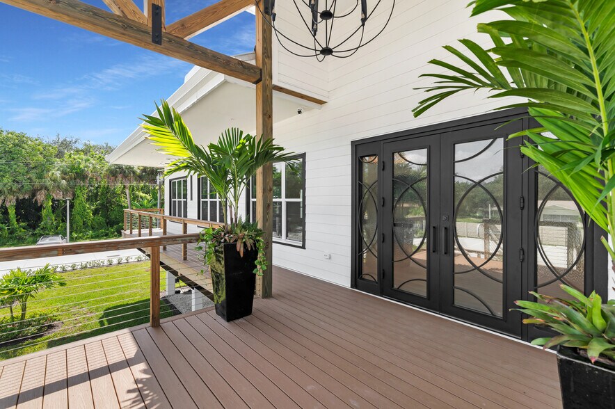 More Photos Of 6901 Hendry Creek Dr, Fort Myers Specialty For Sale