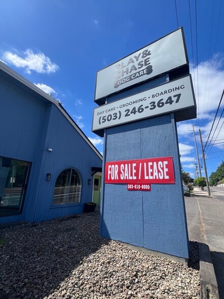 More Photos Of 7660 SW Barbur Blvd, Portland Veterinarian Kennel For Sale