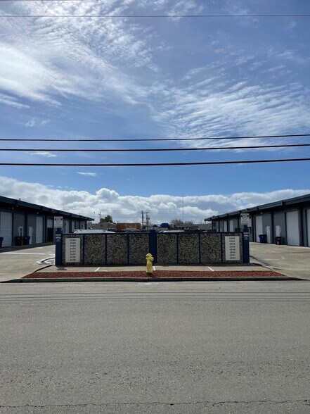 Primary Photo Of 2080-2094 American Ave, Hayward Unknown For Lease