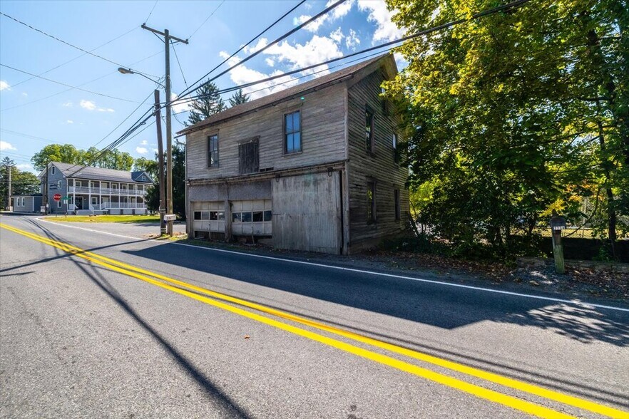 More Photos Of 2241 Ridge Rd, Bangor Flex For Sale