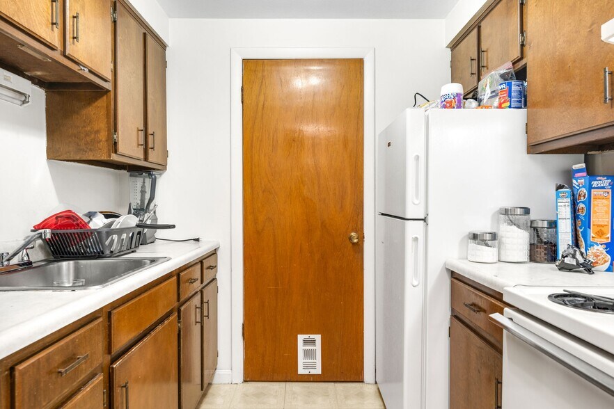 More Photos Of 25 Margaret St, Pawtucket Apartments For Sale