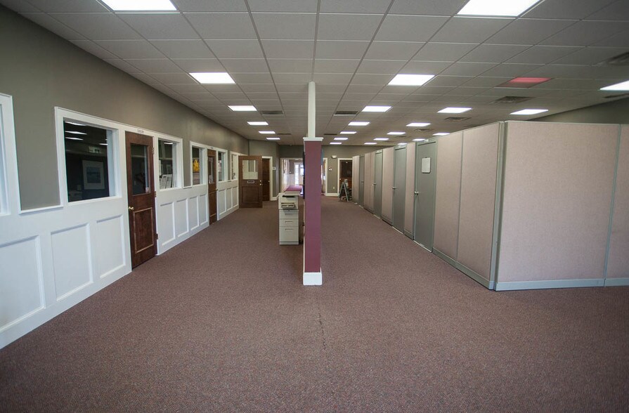 More Photos Of 31-39 Main St, Littleton General Retail For Lease