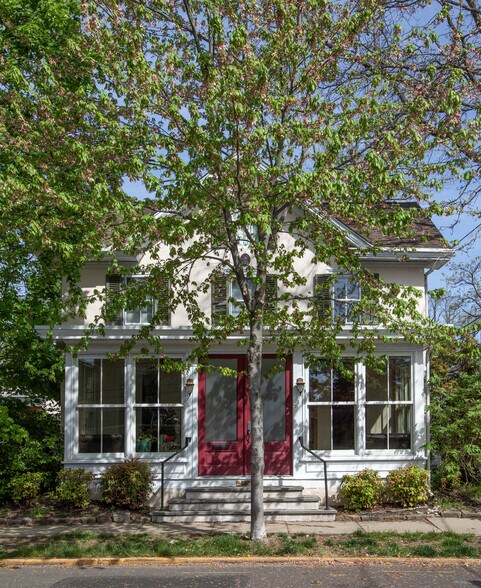 More Photos Of 69 E Oakland Ave, Doylestown Office For Sale