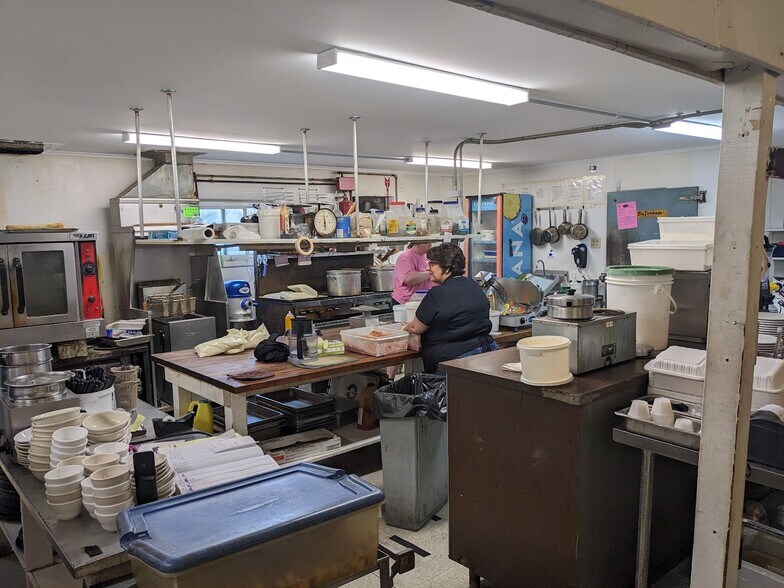 More Photos Of 9 Willow St, Oswego Restaurant For Sale