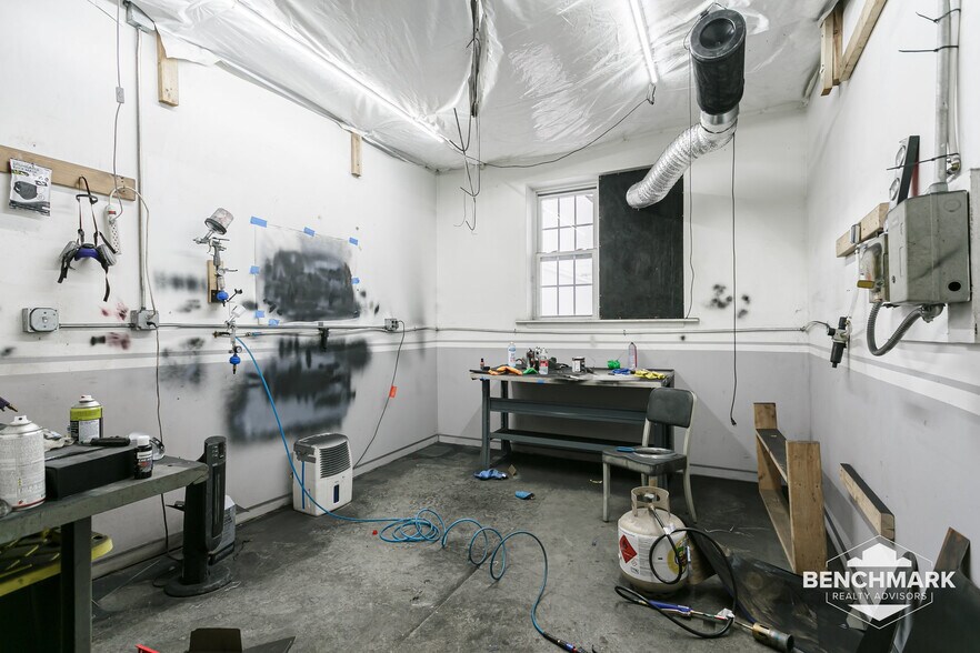 More Photos Of 4017 Railroad, Williamson Warehouse For Sale