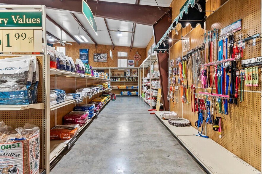 More Photos Of 1014 Linn St, Sikeston Freestanding For Sale