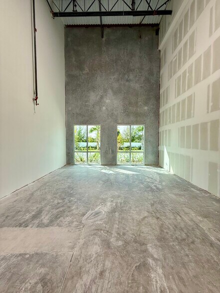 More Photos Of 1501 N Florida Mango Rd, West Palm Beach Warehouse For Lease