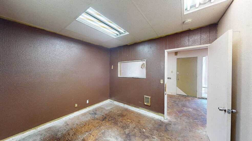 More Photos Of 10901 MacArthur Blvd, Oakland Office For Lease