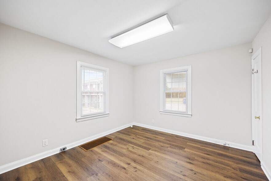More Photos Of 4734 Dixie Hwy, Louisville Loft Creative Space For Lease