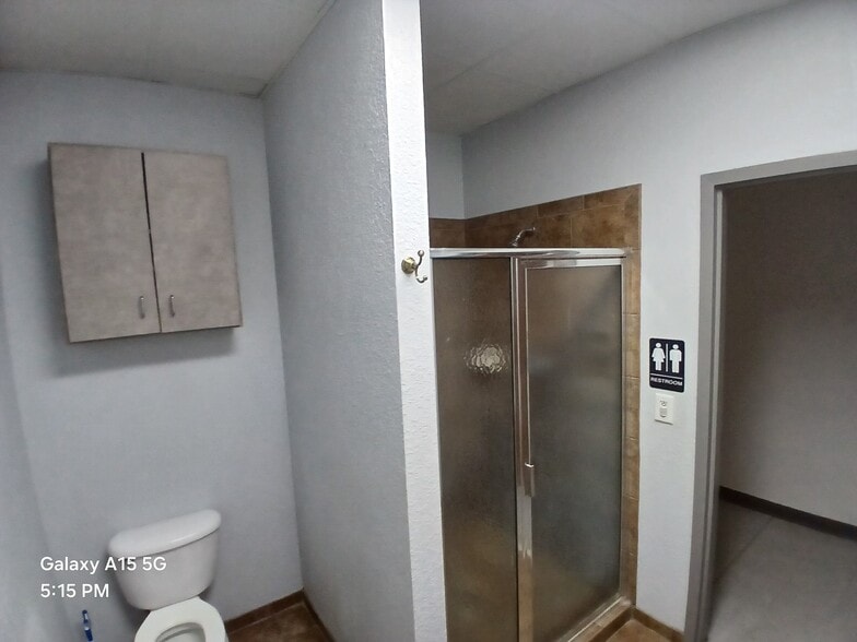 More Photos Of 1509 SW Century Gln, Lake City Warehouse For Lease