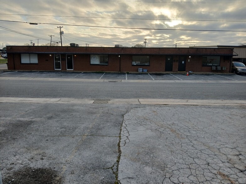 Primary Photo Of 1718 Creighton Ave SE, Decatur Flex For Sale