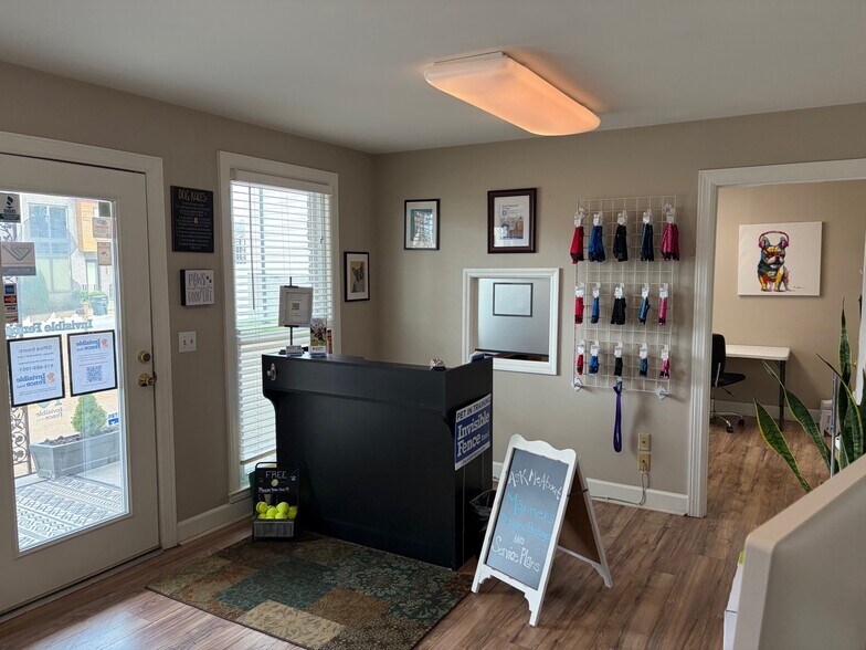 More Photos Of 2705 Greystone Rd, Nashville Office For Lease