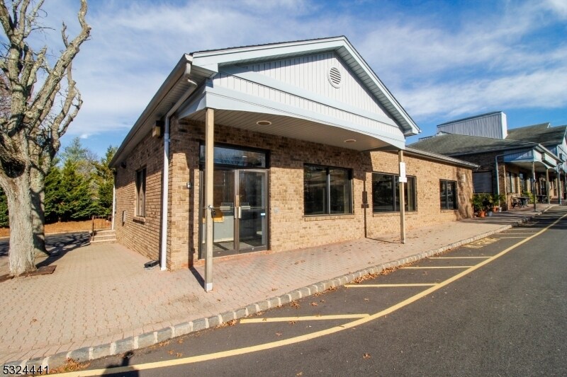 More Photos Of 426 Ridgedale Ave, East Hanover Bank For Lease