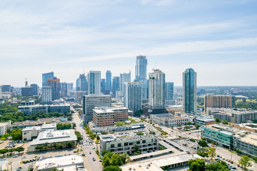 More Photos Of 524 N Lamar Blvd, Austin Office For Sale