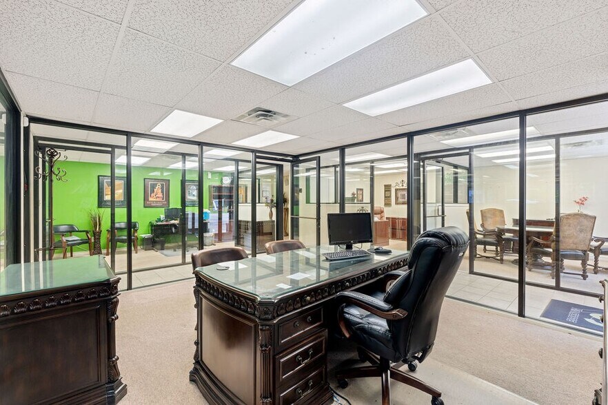 More Photos Of 2524 US Highway 96 N, Center Warehouse For Sale