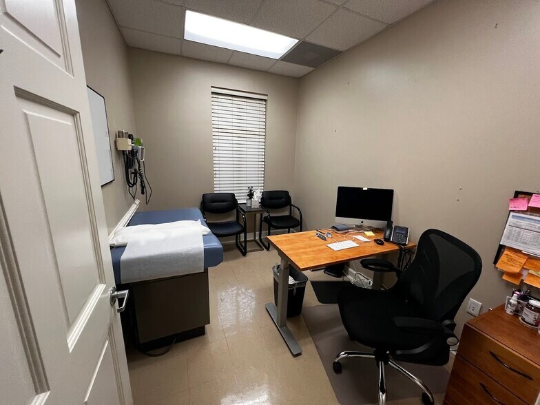 More Photos Of 1258 Mann Dr, Matthews Medical For Sale