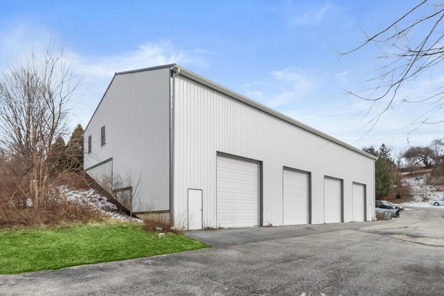 More Photos Of 4028 Hanover Pike, Manchester Auto Repair For Sale