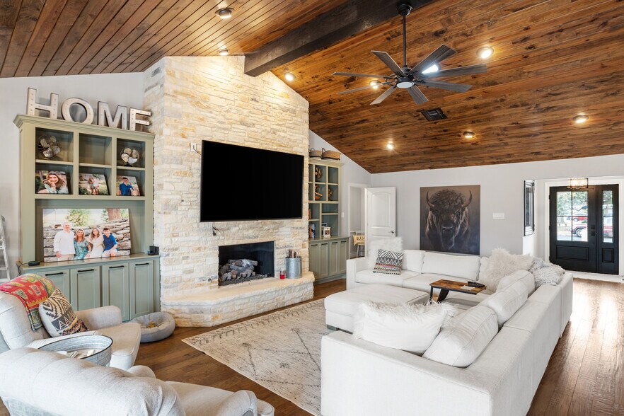 More Photos Of 608 W Morse St, Fredericksburg Specialty For Sale