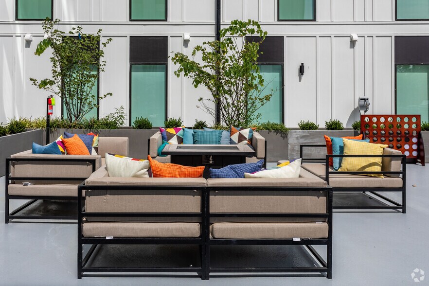 More Photos Of 366 E Broad St, Columbus Apartments For Lease