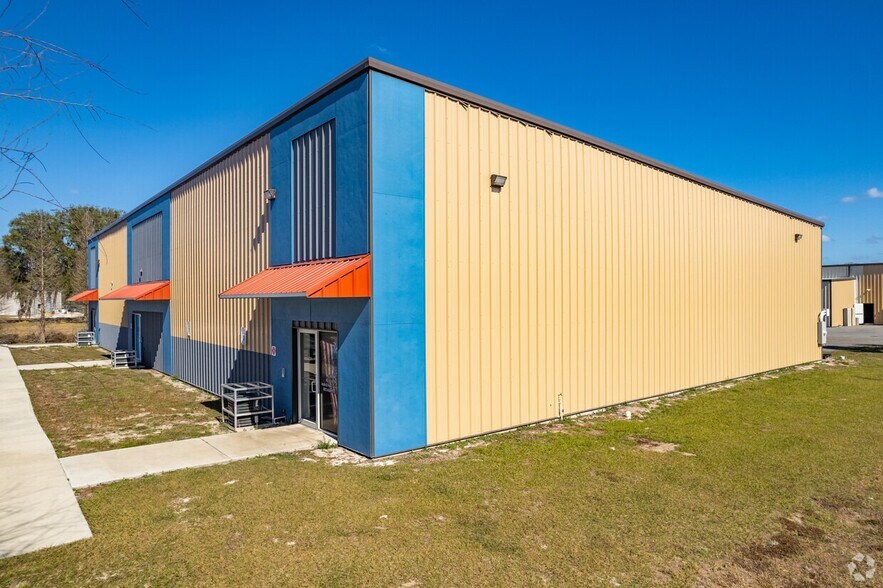 More Photos Of 3875-3885 Correia Dr, Zephyrhills Warehouse For Lease