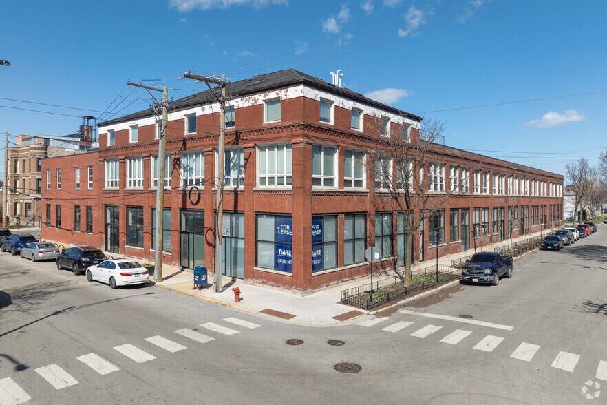 More Photos Of 1400-1416 W Fulton St, Chicago Loft Creative Space For Lease