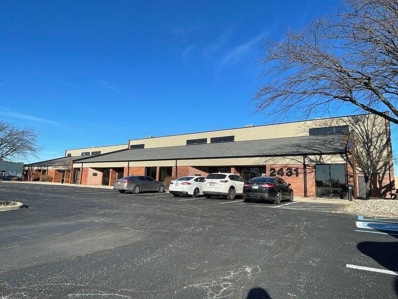 More Photos Of 2401 Directors Row, Indianapolis Unknown For Lease