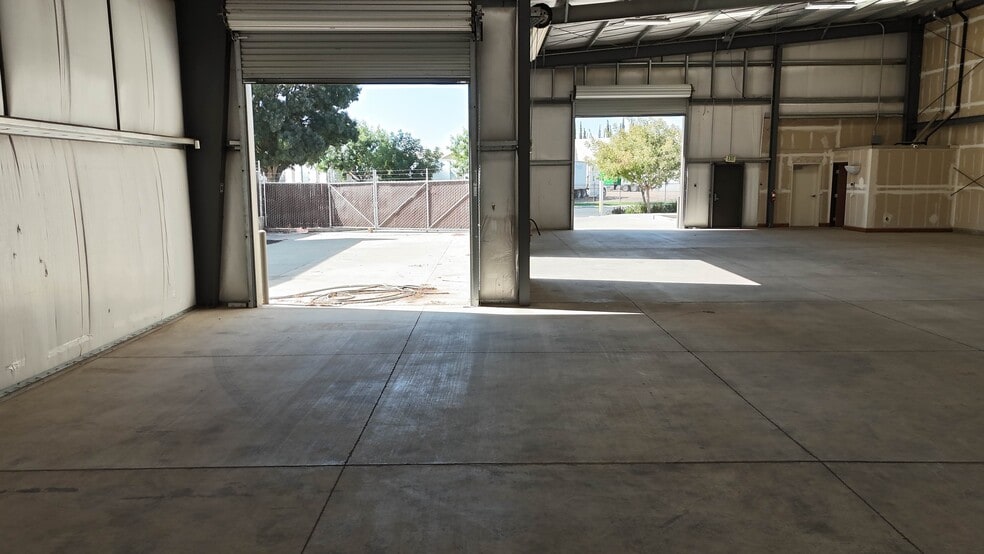 More Photos Of 1310 Venture Ln, Turlock Distribution For Lease