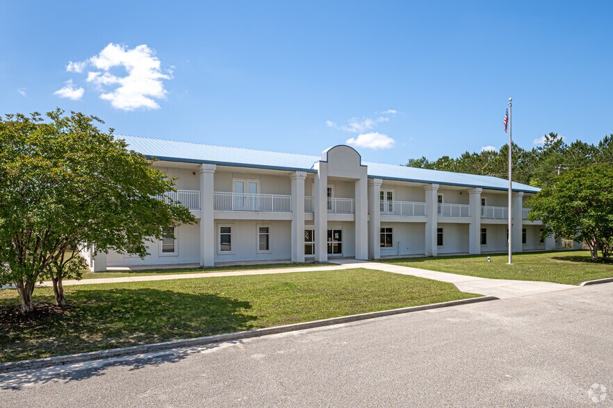 Primary Photo Of 14055 Seaway Rd, Gulfport Medical For Lease