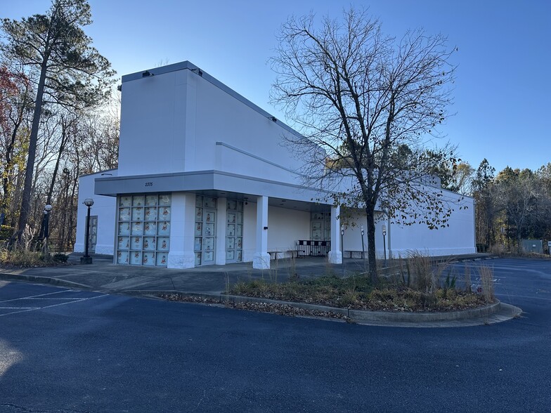 Primary Photo Of 2375 Mansell Rd, Alpharetta Restaurant For Lease