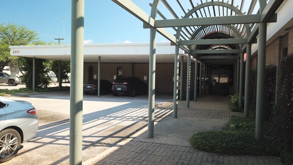 More Photos Of 2801 S Interstate 35 S, Austin Loft Creative Space For Lease