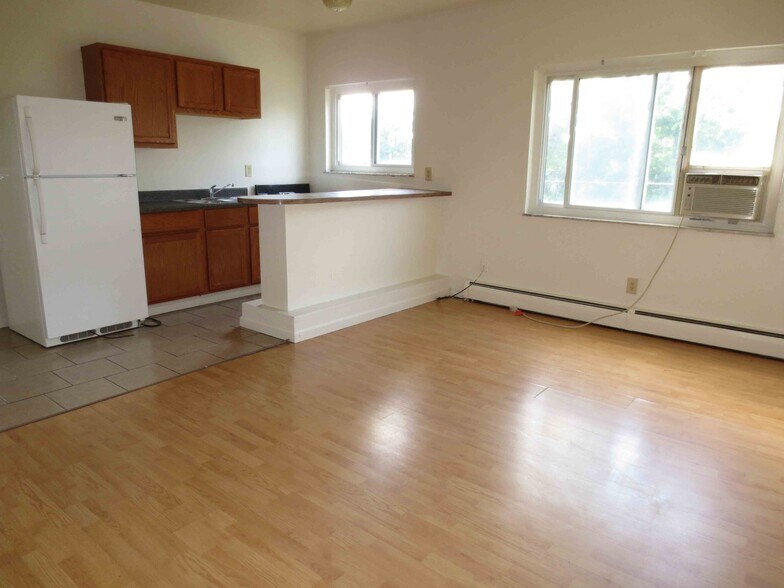 More Photos Of 8400-8414 Anthony Wayne Ave, Cincinnati Apartments For Sale