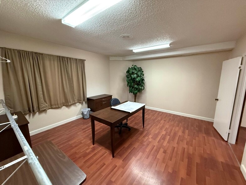 More Photos Of 16209 San Pedro Ave, San Antonio Industrial For Sale