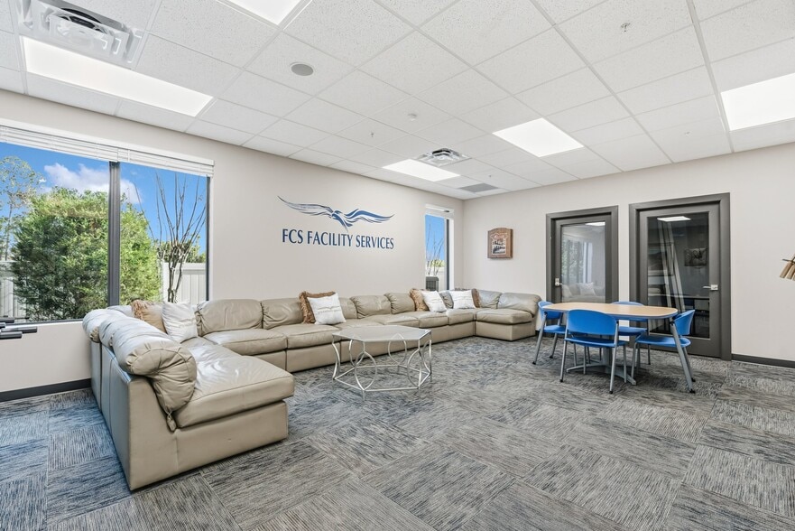 More Photos Of 131 S Country Club Rd, Lake Mary Office For Sale