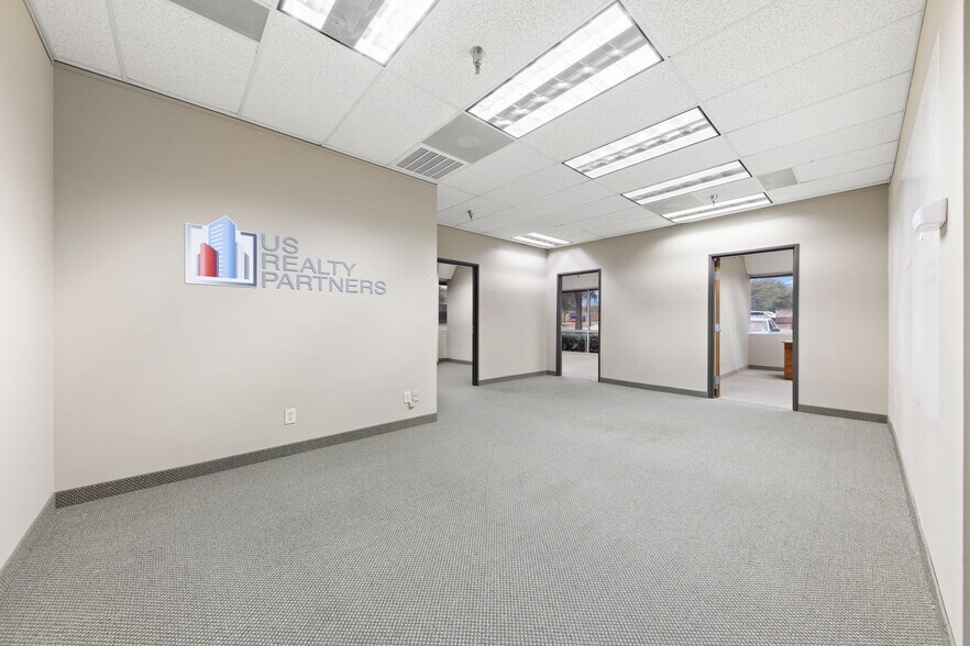 More Photos Of 2828 E Trinity Mills Rd, Carrollton Medical For Sale