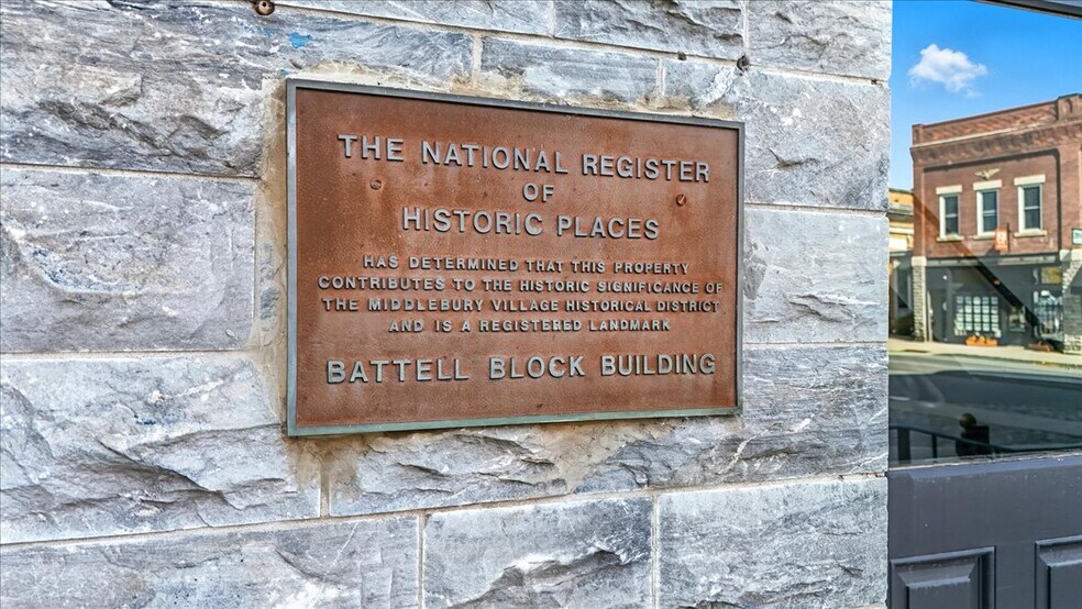 More Photos Of 10 Merchants Row, Middlebury Apartments For Sale