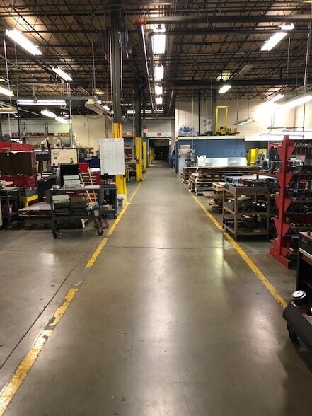 More Photos Of 1111 S Wheeling Rd, Wheeling Warehouse For Lease