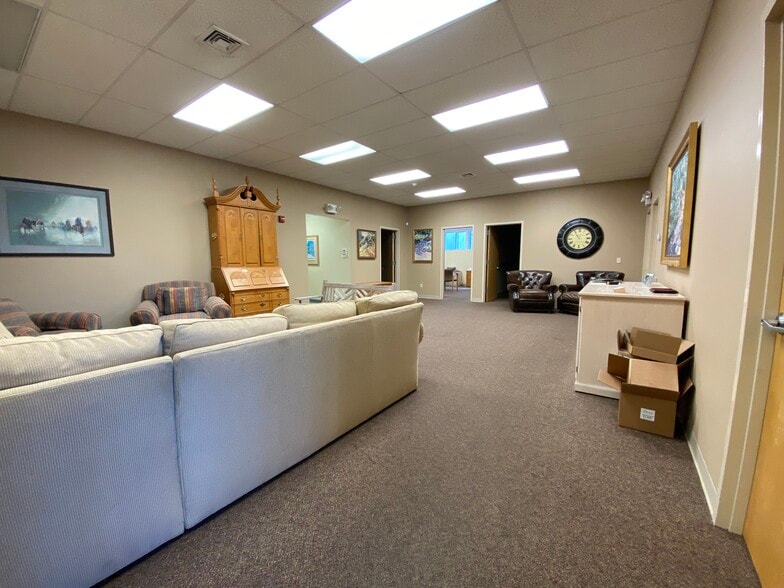 More Photos Of 522 Cottage Grove Rd, Bloomfield Manufacturing For Lease