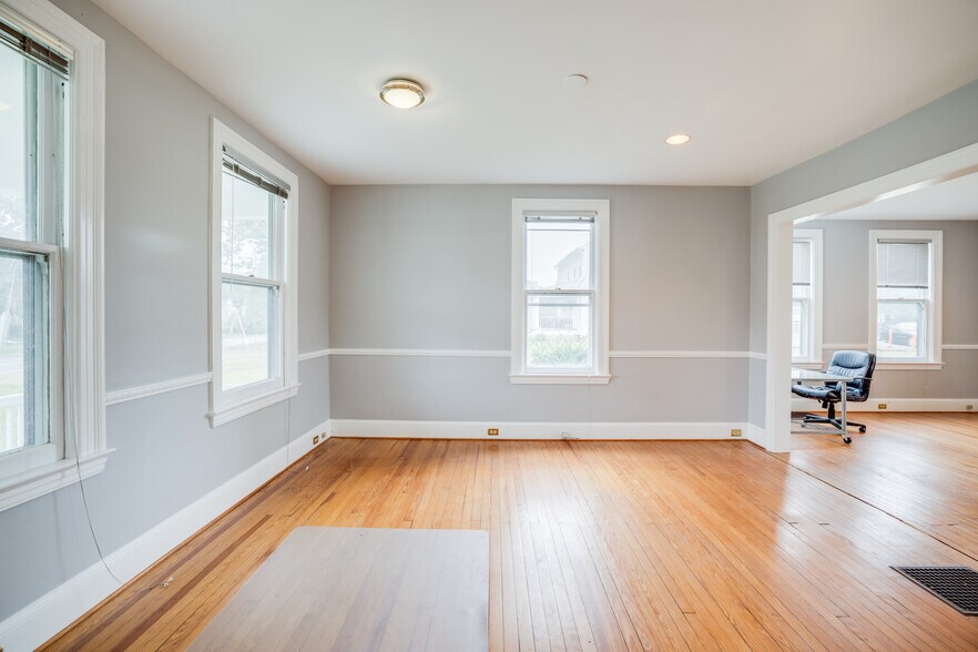 More Photos Of 913 Olney Sandy Spring Rd, Sandy Spring Office Residential For Sale