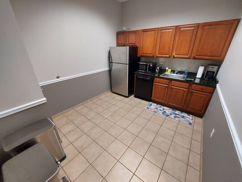 More Photos Of 4210 N Roxboro St, Durham Office For Lease