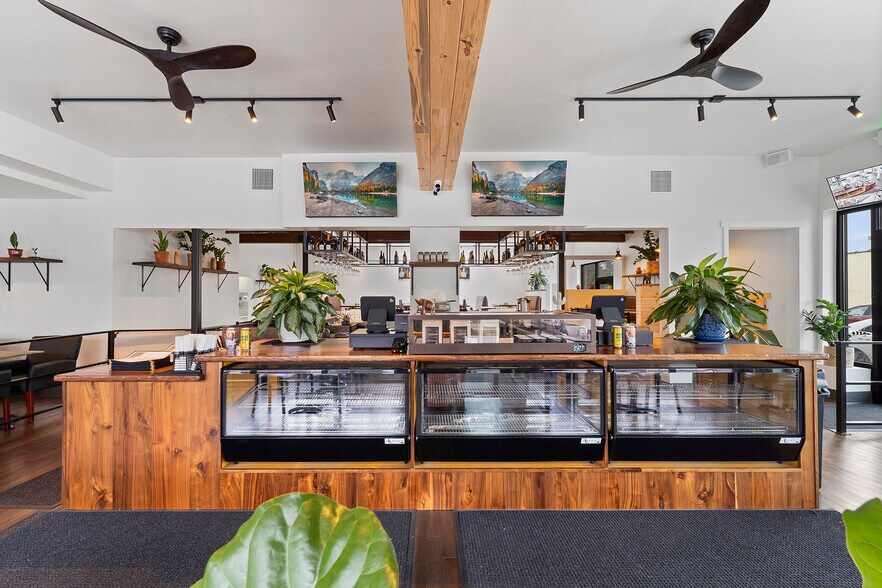 More Photos Of 405 E Indiana Ave, Coeur D Alene Storefront Retail Residential For Lease