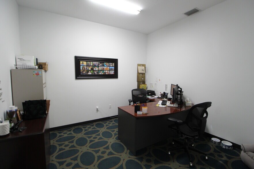 More Photos Of 3230 E 59th Dr, Bradenton Distribution For Lease