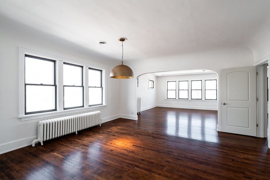 More Photos Of 3701 E Layton Ave, Cudahy Storefront Retail Residential For Sale