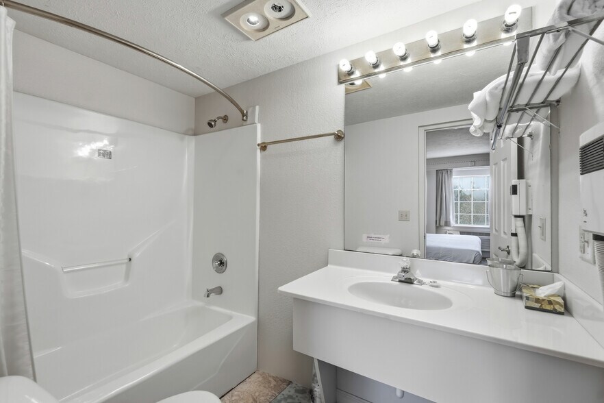 More Photos Of , Eureka Springs Unknown For Sale