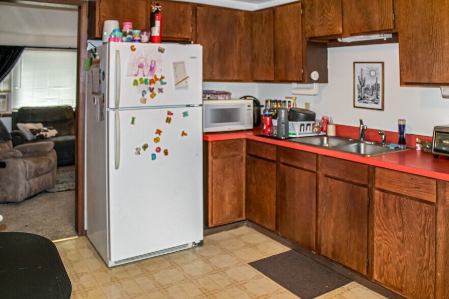 More Photos Of 932 Oilfield Ave, Shelby Multifamily For Sale