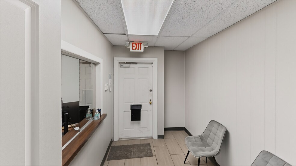 More Photos Of 515-519 18th St, Orlando Warehouse For Lease