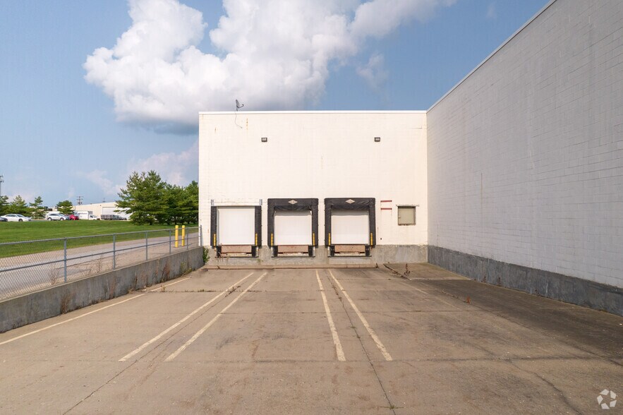 More Photos Of 2323 W Pioneer Pky, Peoria Unknown For Lease